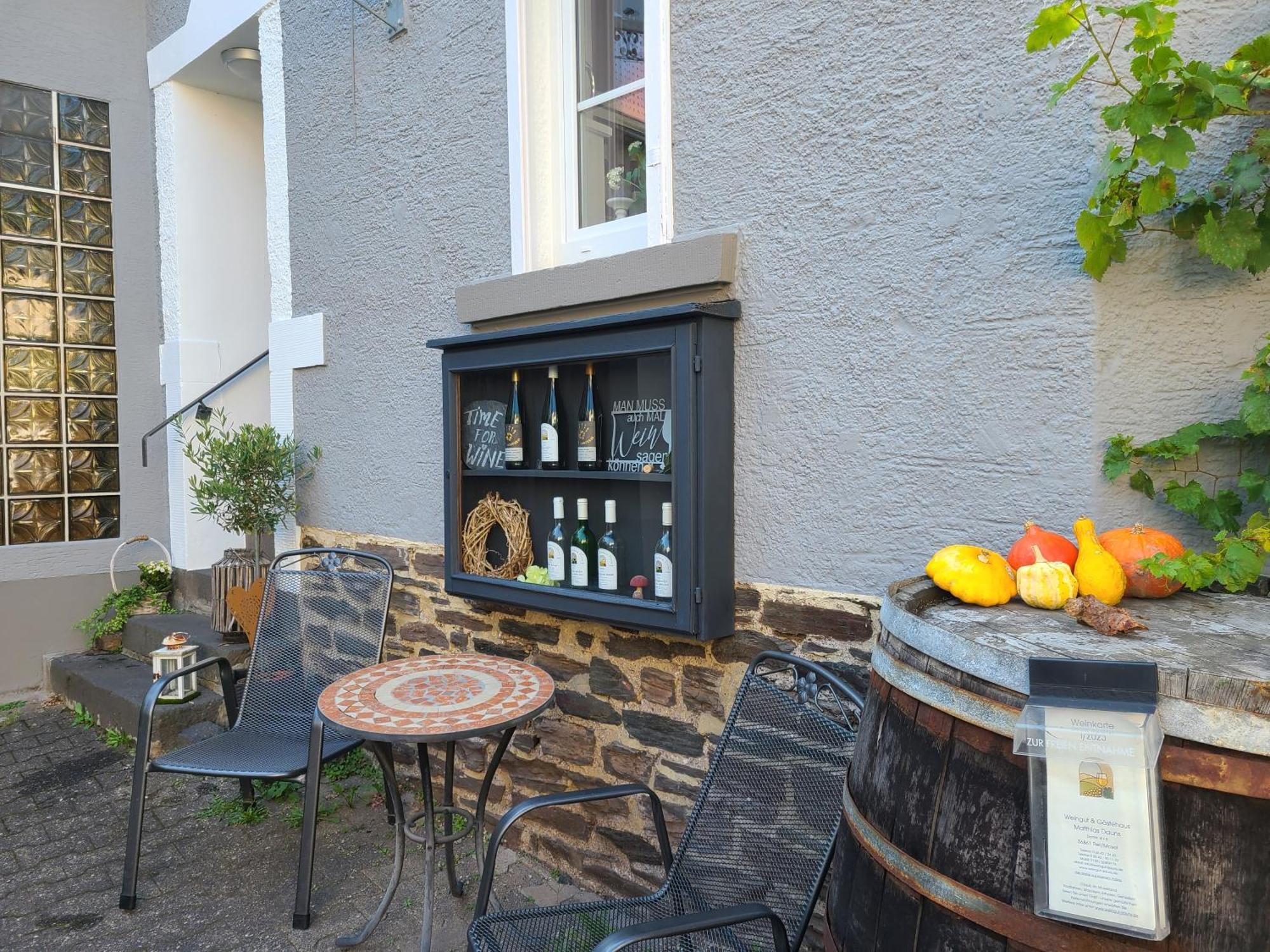 Weingut Matthias Dauns Apartment Reil Exterior photo