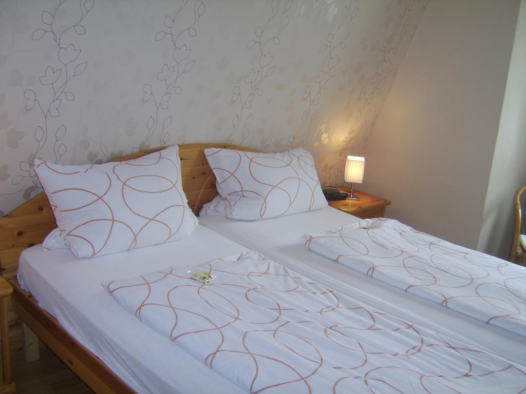 Weingut Matthias Dauns Apartment Reil Room photo