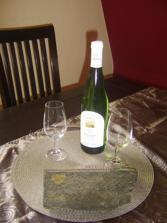 Weingut Matthias Dauns Apartment Reil Room photo